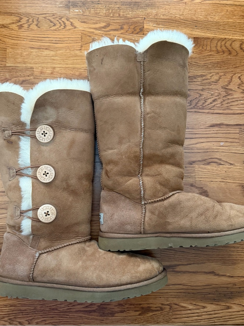 UGG Bailey Button Triple Chestnut Boots